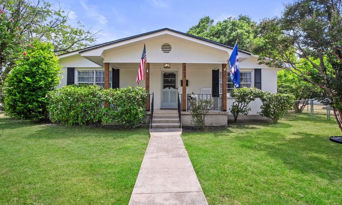 Temple House | Discover The Hometown Cottage in the Heart of Temple