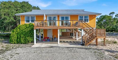 St. George Island House | The Honey Hole St George Island Pet Friendly-Heated Private pool West Gulf beaches