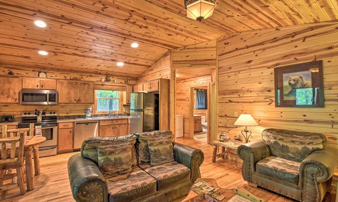 Helen Cabin | Cozy 'The HoneyBee' Cabin with Hot Tub & Pet-Friendly Perks