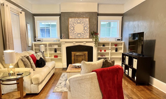 Goldsboro House | The Honeycomb Hideout 4bedroom 2bathroom