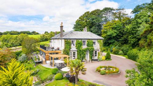 Gulworthy Hotel | Discover The Horn Of Plenty: 4-Star Pet-Friendly Escape