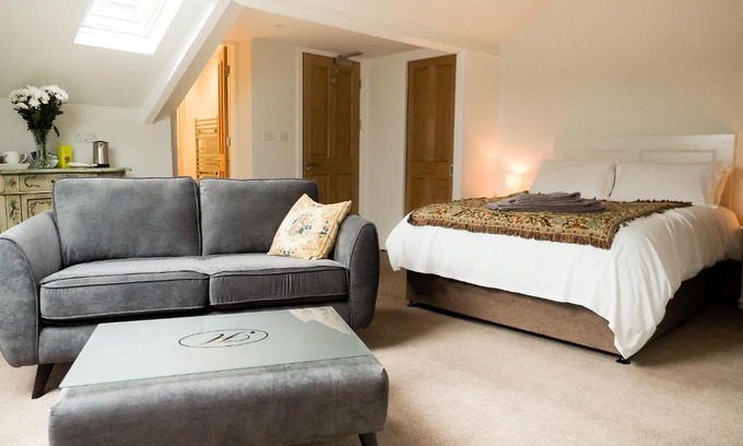 Whitby Hotel | Experience The Horngarth: Guest Rated 10/10 Excellence