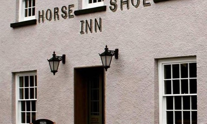 Llangattock Bed & Breakfast | Experience Comfort at The Horseshoe Inn - Guest Rated 9/10