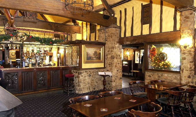 Herstmonceux Hotel | Discover Comfort at The Horseshoe Inn with Family-Friendly Amenities