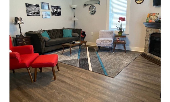 Williamston Apartment | Relax in the Hot Rod Suite at Snooze and Cruise Apartments