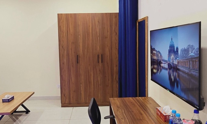 New Delhi Hotel | The hotel has a relaxing ambience with in house dining and spacious cafeteria.