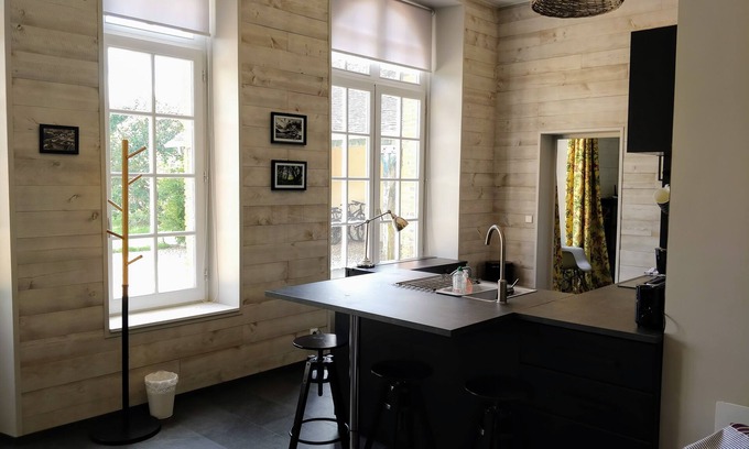 Mittainvilliers-Verigny House | Ocean View Escape at The House of the Orangery