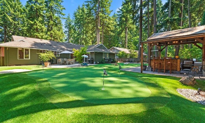 Lake Oswego House | Discover The House at Gery National: Pet & Child Friendly Stay