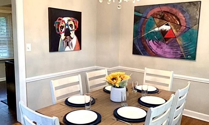University Heights House | Discover The House Hotels - Superior Road: Pet-Friendly Bliss