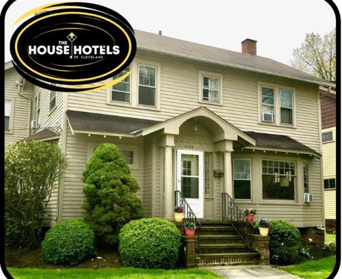 Lakewood House | Pet and Child-Friendly Haven at The House Hotels - Thoreau 2