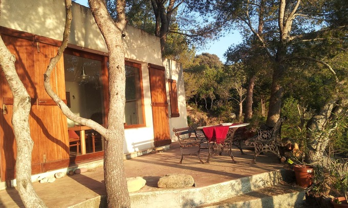 Alghero House | Seaside Retreat with Ocean Views and Family-Friendly Amenities