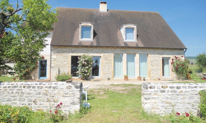 Saint-Boil Cottage | Discover "The House" - Guest Rated 9.8 with Lake Views