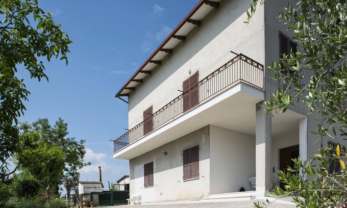 Monte San Pietrangeli House | Pet-Friendly Retreat at The House de Fasia - 9/10 Rated