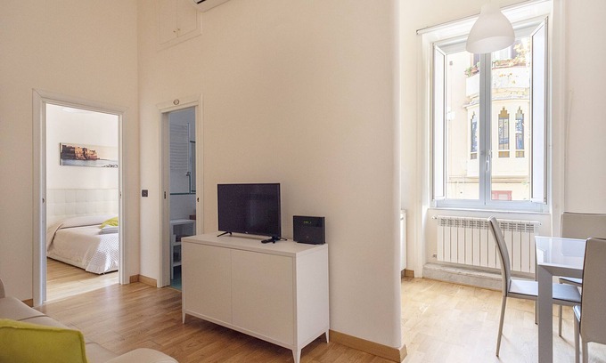 Vomero Apartment | Discover THE House: Central Location Near Metro in Naples