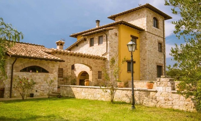 Montecampano House | Relax at The House of Betta with Ocean View and Pool