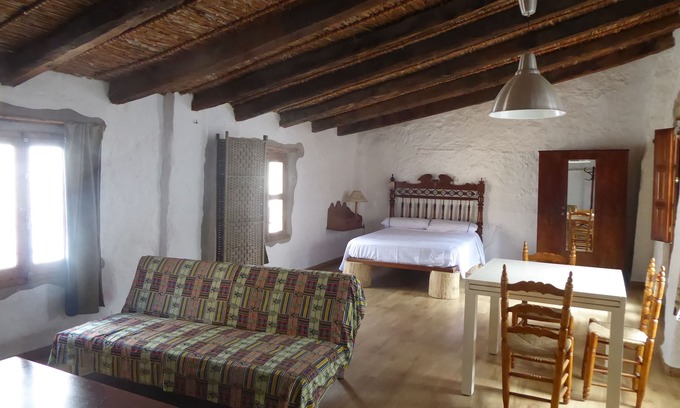 Xativa House | Relaxing Getaway at The House of Chalice, Xàtiva
