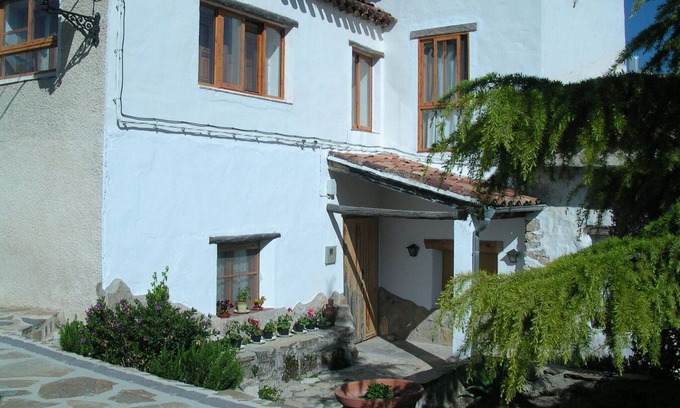 Santiago-Pontones Cottage | Relax at The House of Light: Spa & Family-Friendly Retreat
