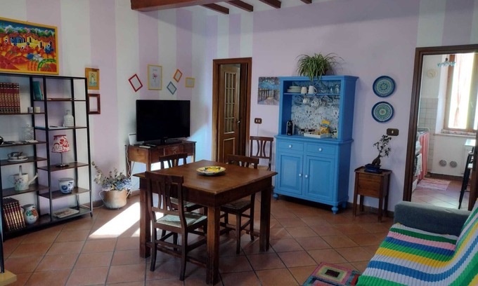 Oltretorrente Apartment | Discover the House of Mì Mà with Free Wi-Fi and Family Comfort