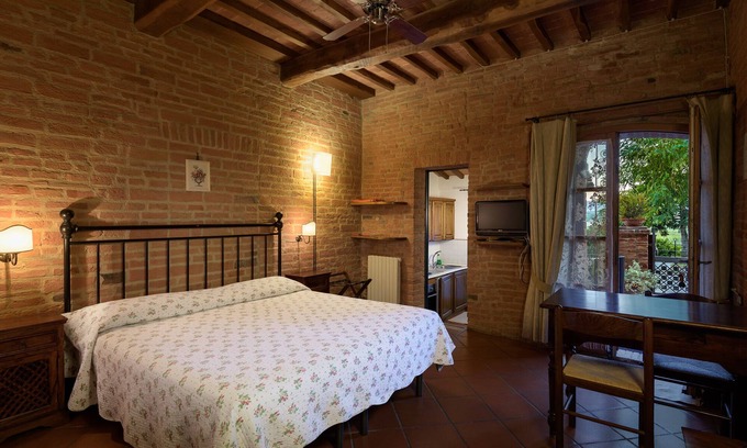 Acquaviva Apartment | Top-Rated House of Oaks: Rustic Retreat with Ocean Views