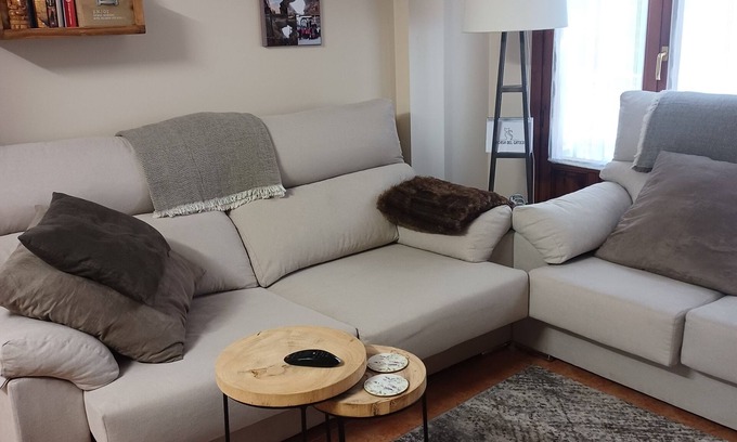 Lumbier Apartment | Pet-Friendly Retreat at The House of the Gatico in Navarra