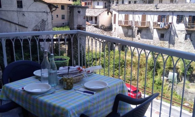 Melle Apartment | Budget-Friendly Stay at The House of the Masters