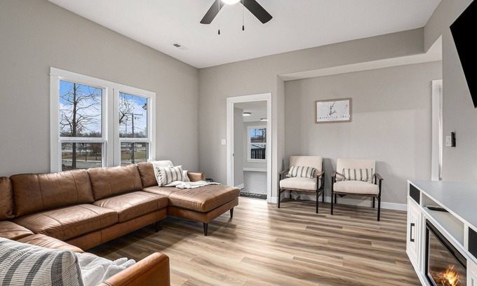 Smithville House | Exceptional Family Getaway at The House On Main
