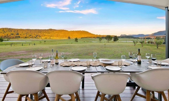 Broke House | Discover The Charles at Broke - House with Modern Kitchen