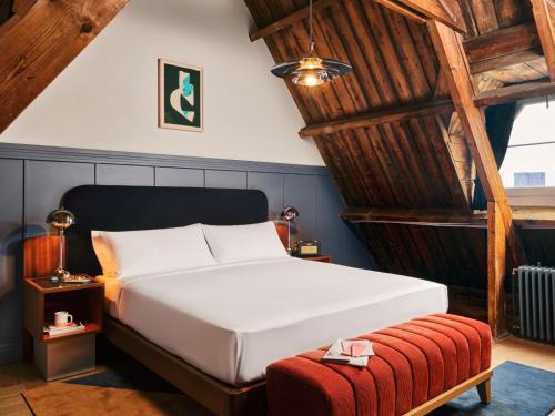 Eastern Docklands Hotel | Pet-Friendly Getaway at The Hoxton, Lloyd Amsterdam