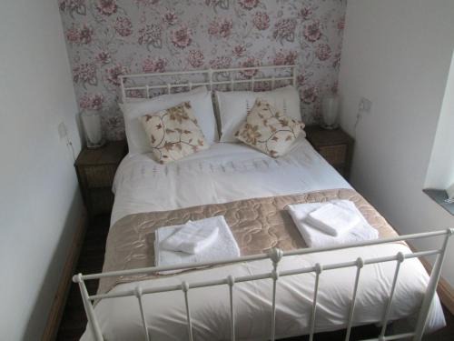 Margam Bed & Breakfast | Family-Friendly Getaway at The Hub at Abercrave