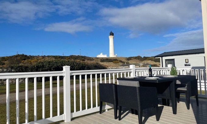 Lossiemouth Ski Chalet | Experience The Hudson @ Silversands: Oceanfront Bliss