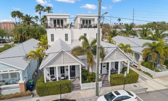 Historic Ybor House | Discover The Humidor - 2 Unique Ybor Townhomes Await