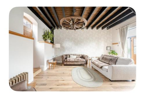 Cosford House | The Hurst Stable