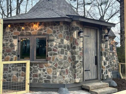 Benton House | The Hut at the Farm