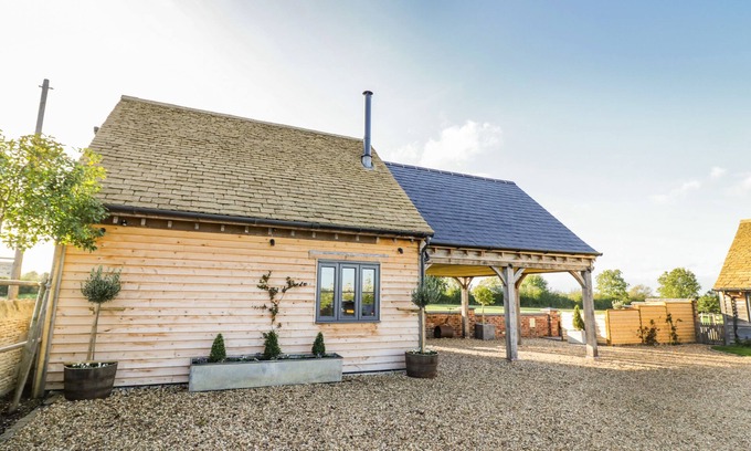Armscote Cottage | Discover THE HYDE: Family-Friendly Holiday Cottage Retreat