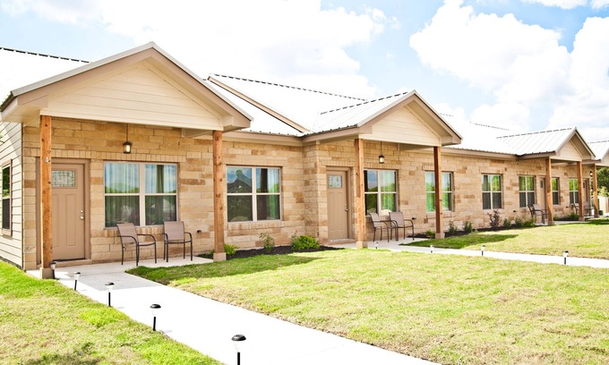 Kyle House | Discover The Indigo: Country Charm Near Town with Pool