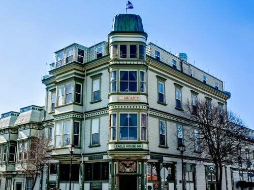 Downtown Hotel | Pet Friendly Retreat at The Inn at 2nd & C - Rated 8.2/10