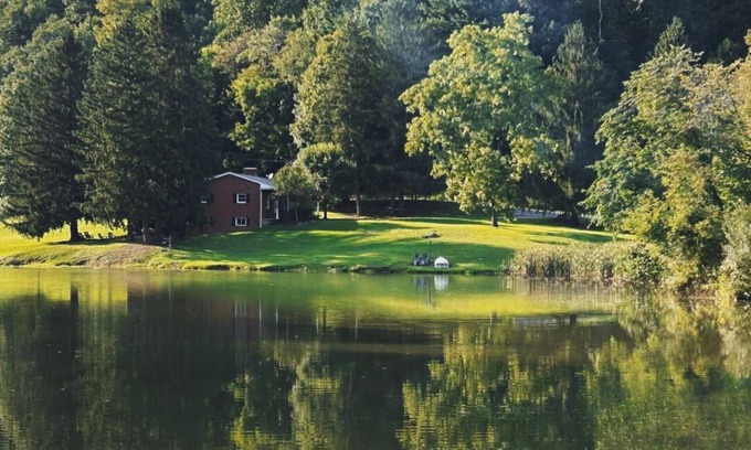 Colliers House | Serene Retreat at The Inn At Brandywine - Lakeside Comfort