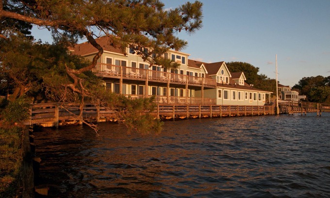Corolla Light Hotel | Discover The Inn At Corolla Light: Pool, Spa & Family Fun