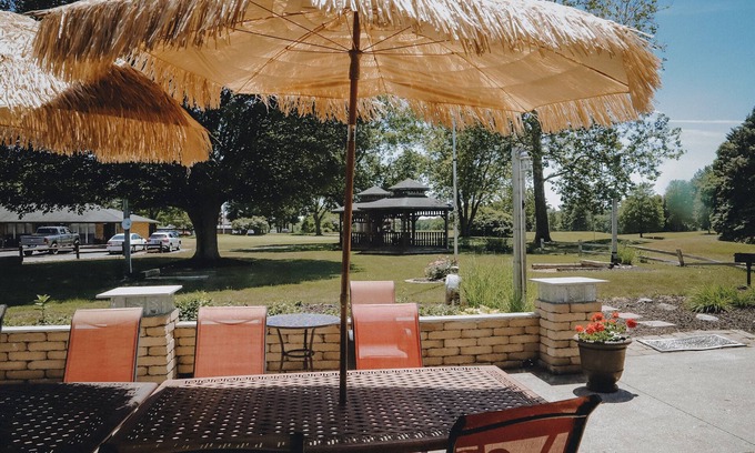 Richland Hotel | Relaxing Stay at The Inn At Gull Lake with Spa & Breakfast