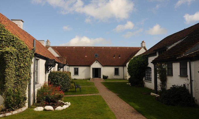 Lathones Hotel | Cozy Stay at The Inn At Lathones with Family-Friendly Amenities