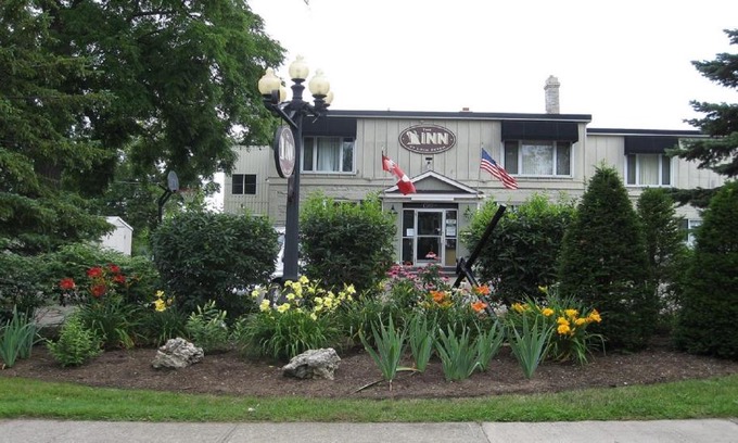 Thorold Hotel | Welcoming Stay at The Inn At Lock Seven with Family Amenities