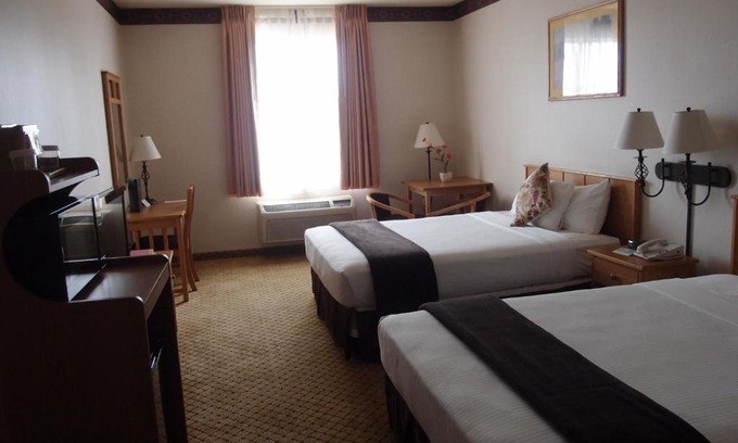 Corning Hotel | Inviting Stay at The Inn at Rolling Hills Casino & Resort