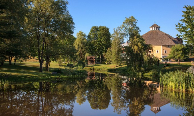 Waitsfield Bed & Breakfast | Experience The Inn at Round Barn Farm: Rated 9.4/10