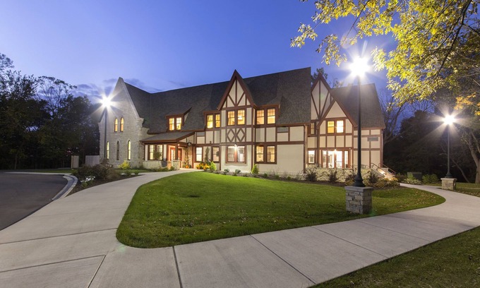 Faribault Bed & Breakfast | Guest Rated 9.8: The Inn at Shattuck St. Mary's Awaits