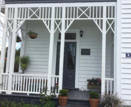 Taumarunui Bed & Breakfast | Inviting Stay at The Inn At The Convent: Pet & Child Friendly