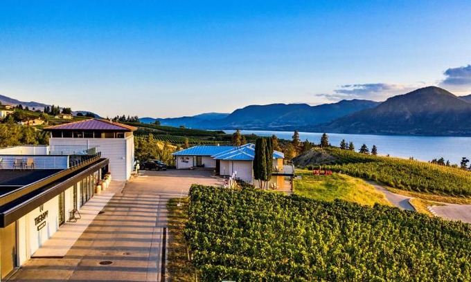 Okanagan-Similkameen Cabin | Discover The Inn at Therapy Vineyards: Guest Rated 9/10
