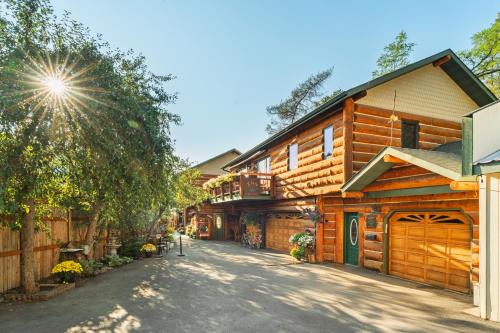 Bigfork House | Experience The Inn Bigfork Bay with Oceanfront Relaxation