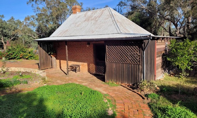 Katrine House | Relax at The Inn @ Katrine Steading with Ocean Views & Spa