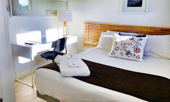 Saskatoon Downtown Hotel | Budget-Friendly Stay at The Inn on College with Breakfast