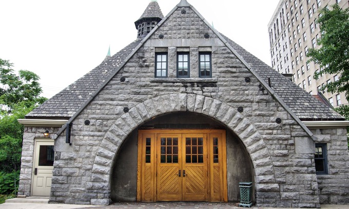 Midtown Hotel | Eco-Friendly Comfort at The Inn on Ferry Street - Rated 9.6